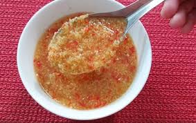 chan nuoc mam gung cham vit luoc