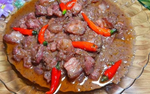 thit kho mam ruoc dua com ngay dong